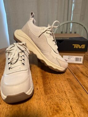 Teva Geotrecca Low in Cream and Tan
